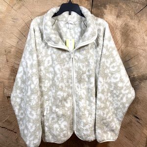 Fleece jacket cream and white leopard print size medium!